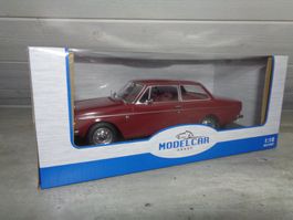 MCG 1:18 Classic Car Volvo 142