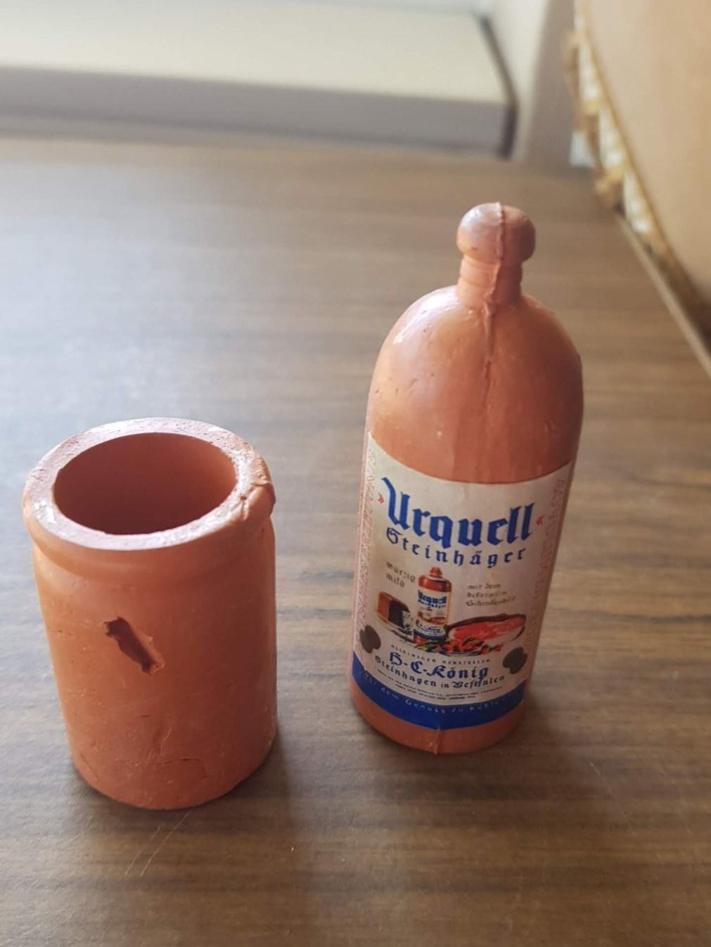Spielzeuge: Kaufmannsladen - Schnapsfalsche + Becher Urquell – Gebraucht aus Mörschwil von lindaswunderkiste 4