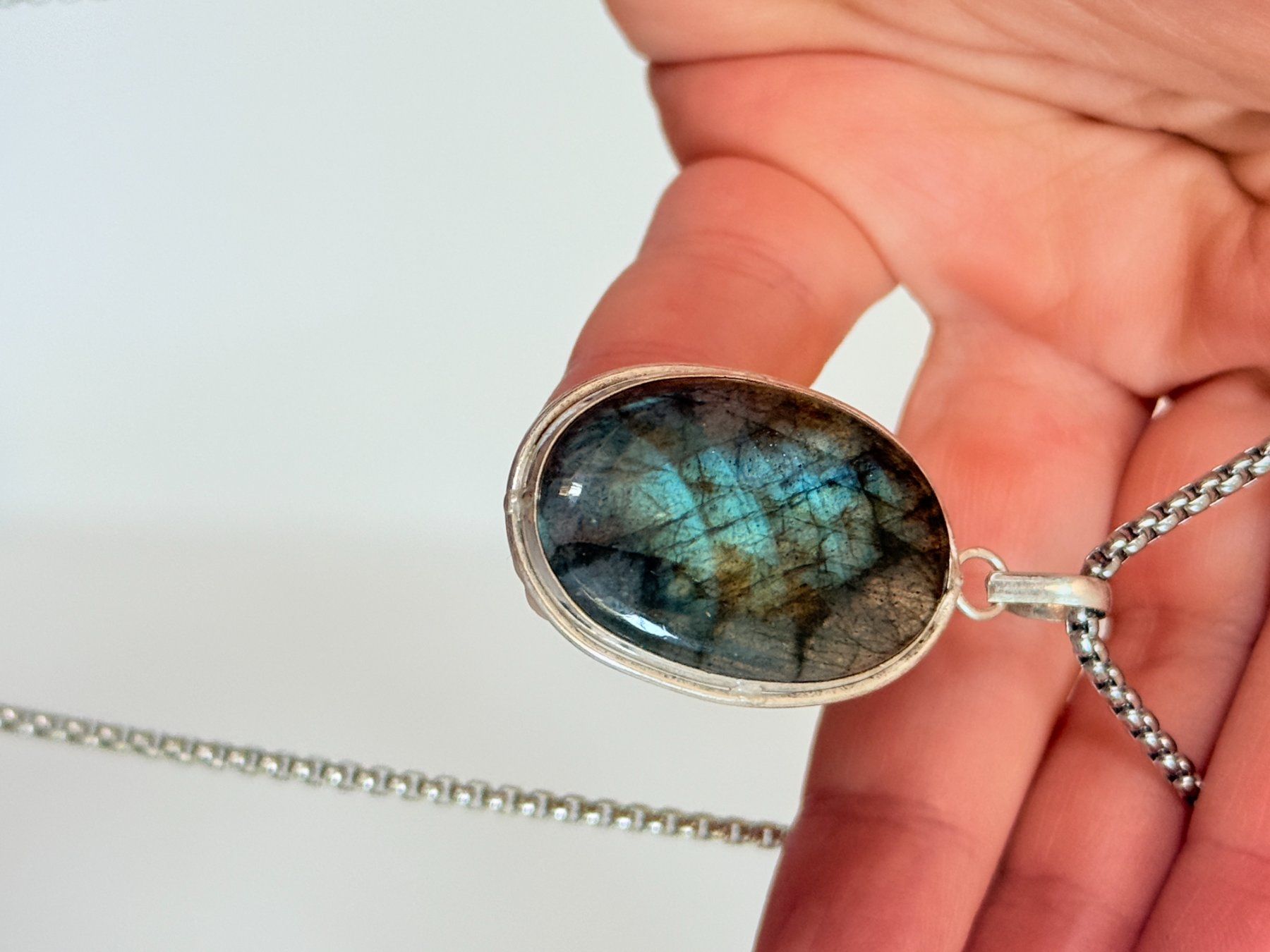Ketten: Collier avec labradorite - Élégant & Naturel! – Neu und originalverpackt aus Genève von AWWA 4