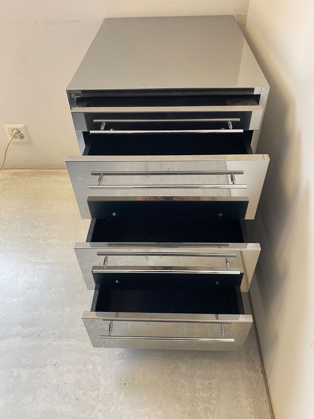 Korpus: Büro-Korpus Chromstahl – Gebraucht aus Chur von has_f8lc 2