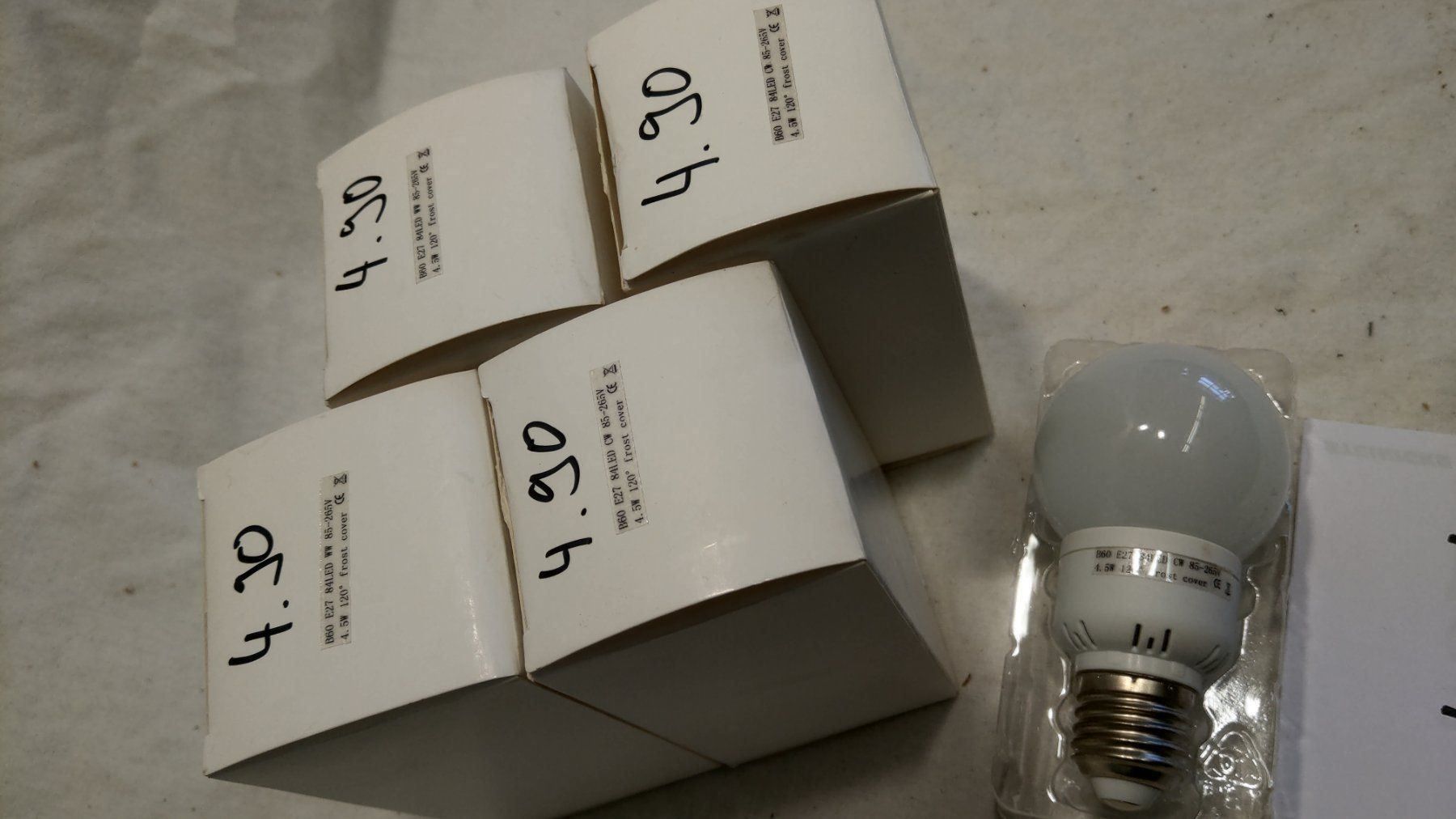 Lampade: 4x LED Glühbirne E27 4.5W (x436) – Nuovo (secondo la descrizione) da Däniken SO venduto da Profog1 3
