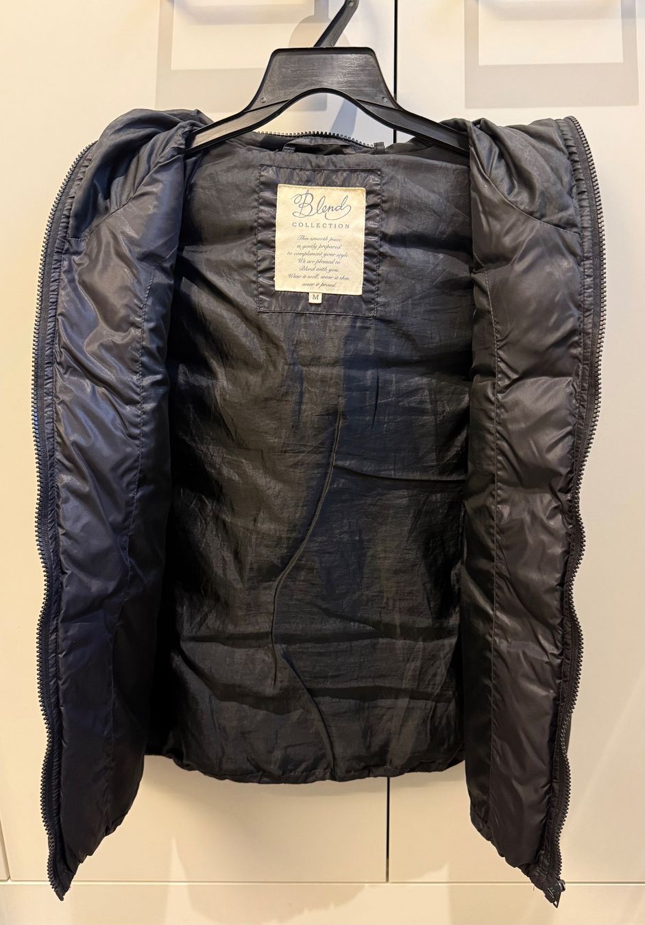 Gilet & Giacche senza maniche: Schwarze Weste mit Kapuze, Grösse M, Blend Collection – Usato da Altdorf UR venduto da Mini037 2