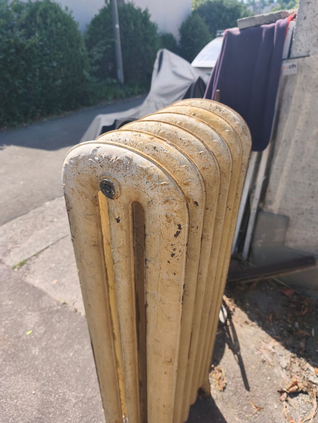 Radiatori: Heizkörper Gusseisen Radiator – Usato da Winterthur venduto da Fauf 1