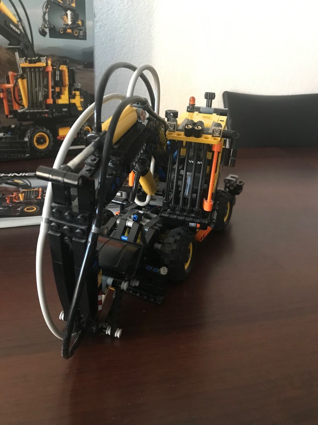 Lego Baukästen: Lego Technic 42053 Volvo EW160E – Gebraucht aus Châtel-St-Denis von  8