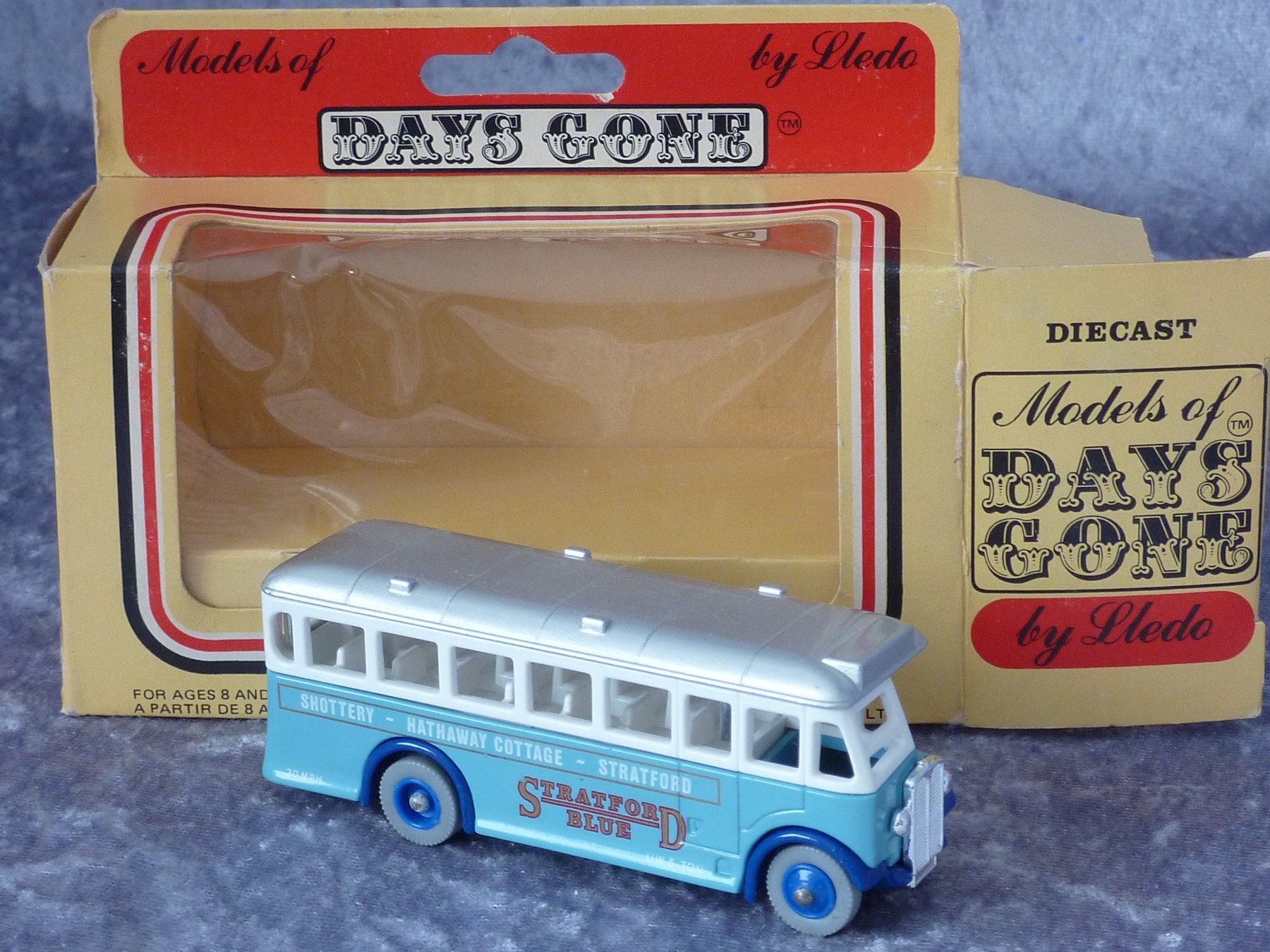 Matchbox Modellini d'auto: Bus Stratford blue Day Gone Nr. 17 – Nuovo (secondo la descrizione) da Dürrenäsch venduto da modellautos4you 1