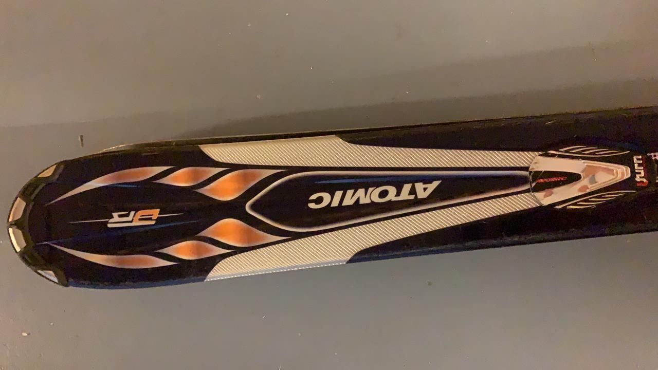 Skis: ATOMIC Skier inkl. Stöcken – Gebraucht aus Mauren von SB1606 1