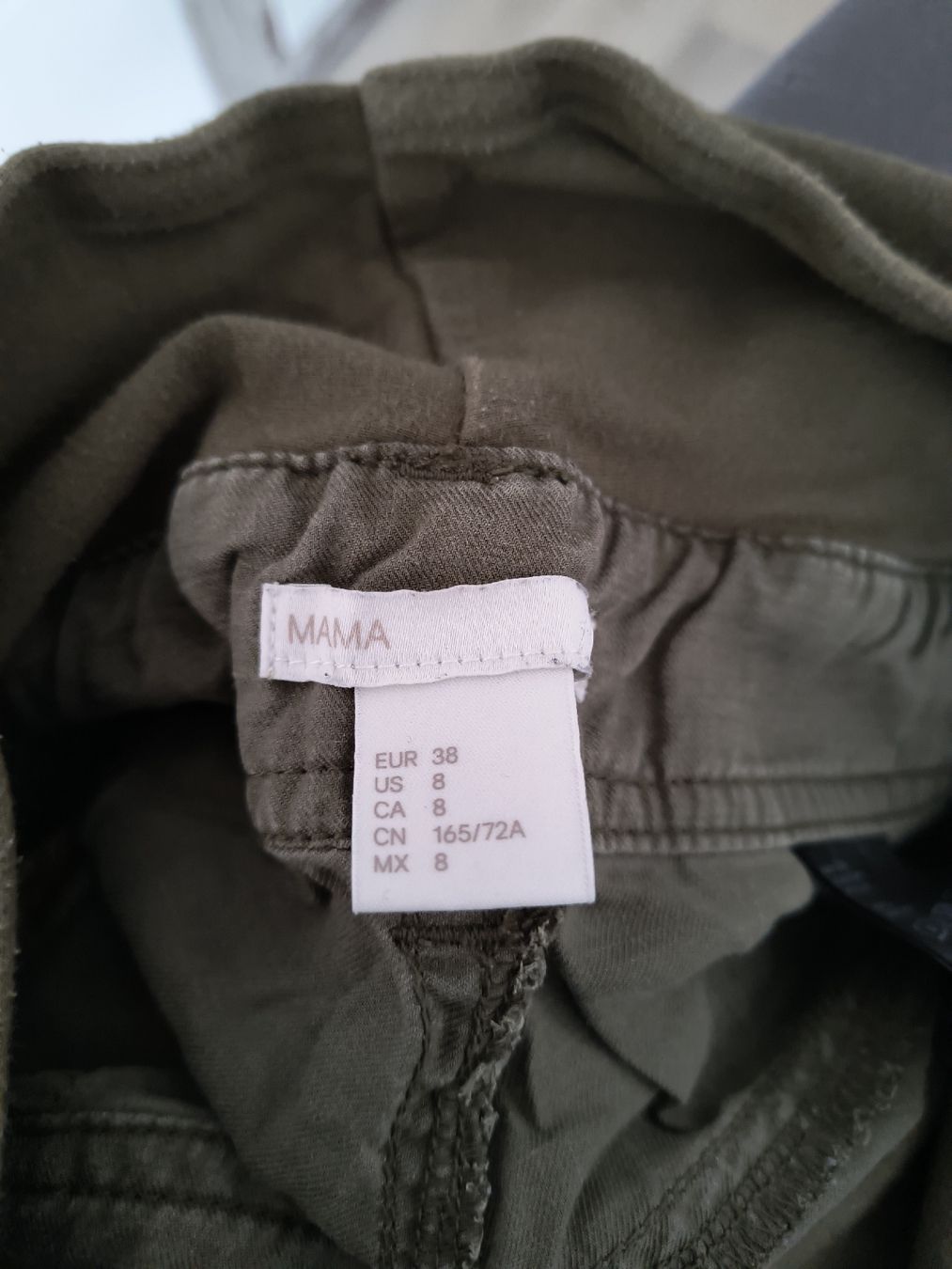 H&M Pantaloni: Umstandshose leicht Gr. 38 – Usato da Schöfflisdorf venduto da kin_2dp9 2