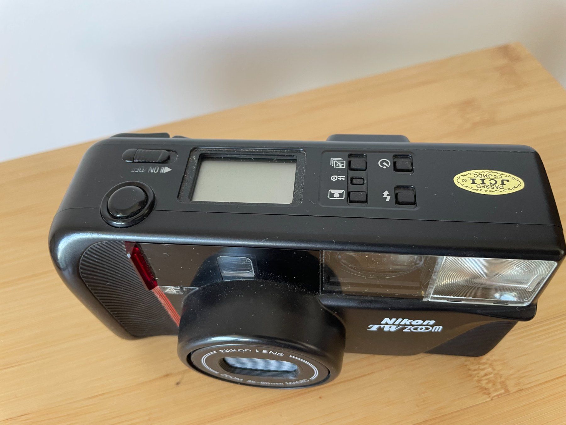 Nikon Fotocamera: Nikon TW Zoom – Difettoso da Petit Lancy venduto da gil_hr6v 1