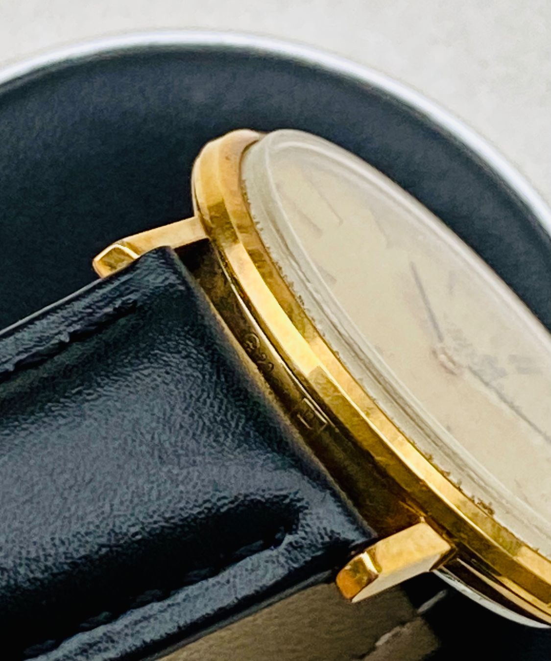Universal Genève Orologi: Universal Geneve classic ref. 542109 – Usato da Küsnacht ZH venduto da CultHour 9