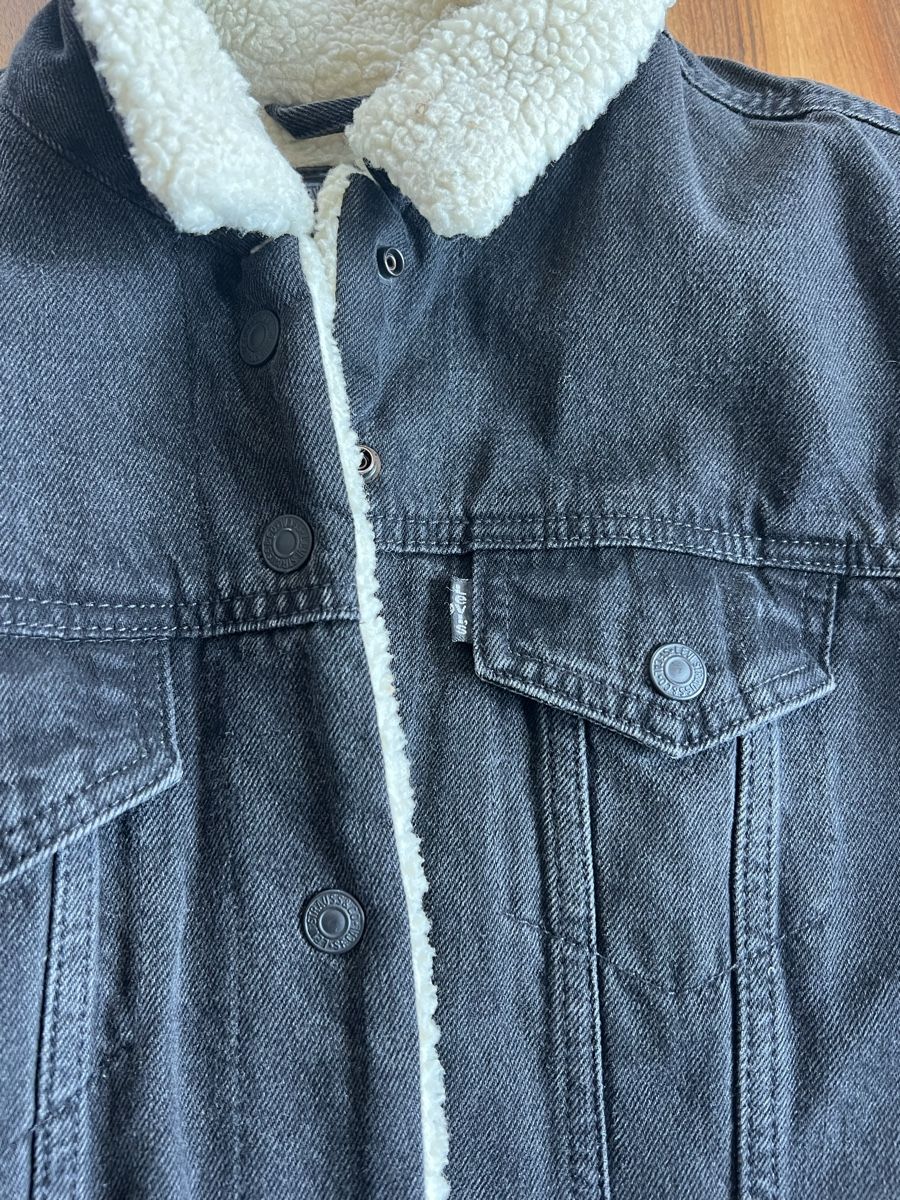 Levi's Giacche: Levis Jeansjacke Schwarz mit Fell – Usato da Bern venduto da globetrotter1988 3
