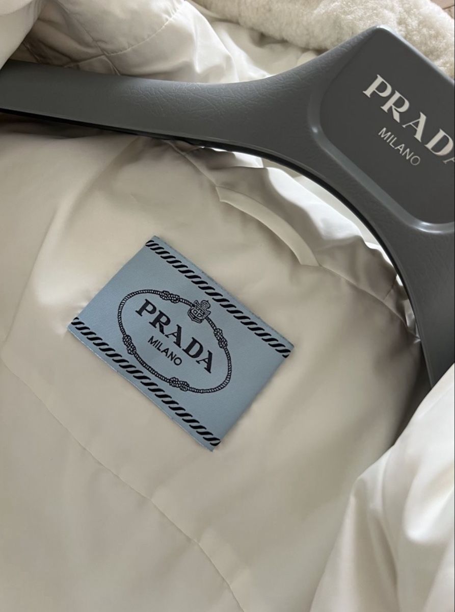 Prada Giacche: *PRADA* Weisse Winterjacke – Usato da Horgen venduto da Christina93Jolina 5