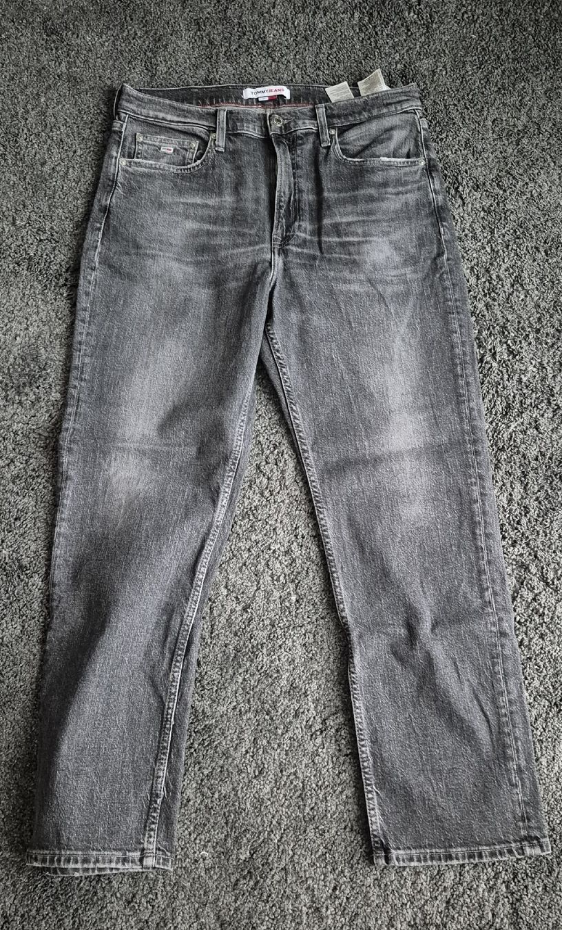 Tommy Hilfiger Jeans: Tommy Jeans.Gr.31 – Nuovo (secondo la descrizione) da Rodersdorf venduto da dane083