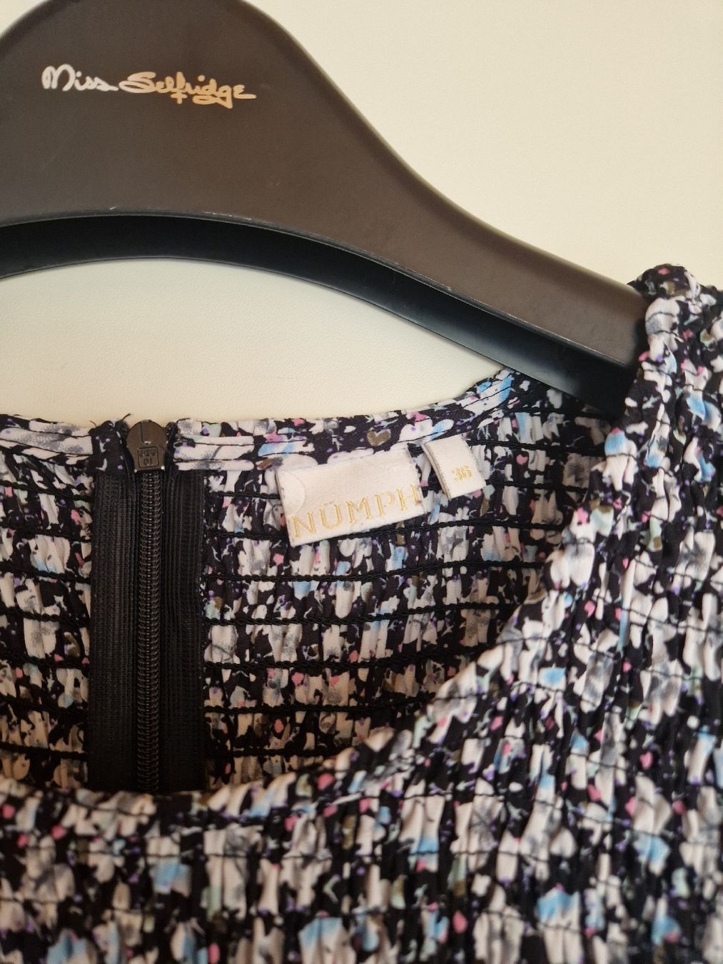 Kleider: Robe mi-longue fleurie Nümph manches 3/4 – Gebraucht aus Pully von Patriciaeve 2