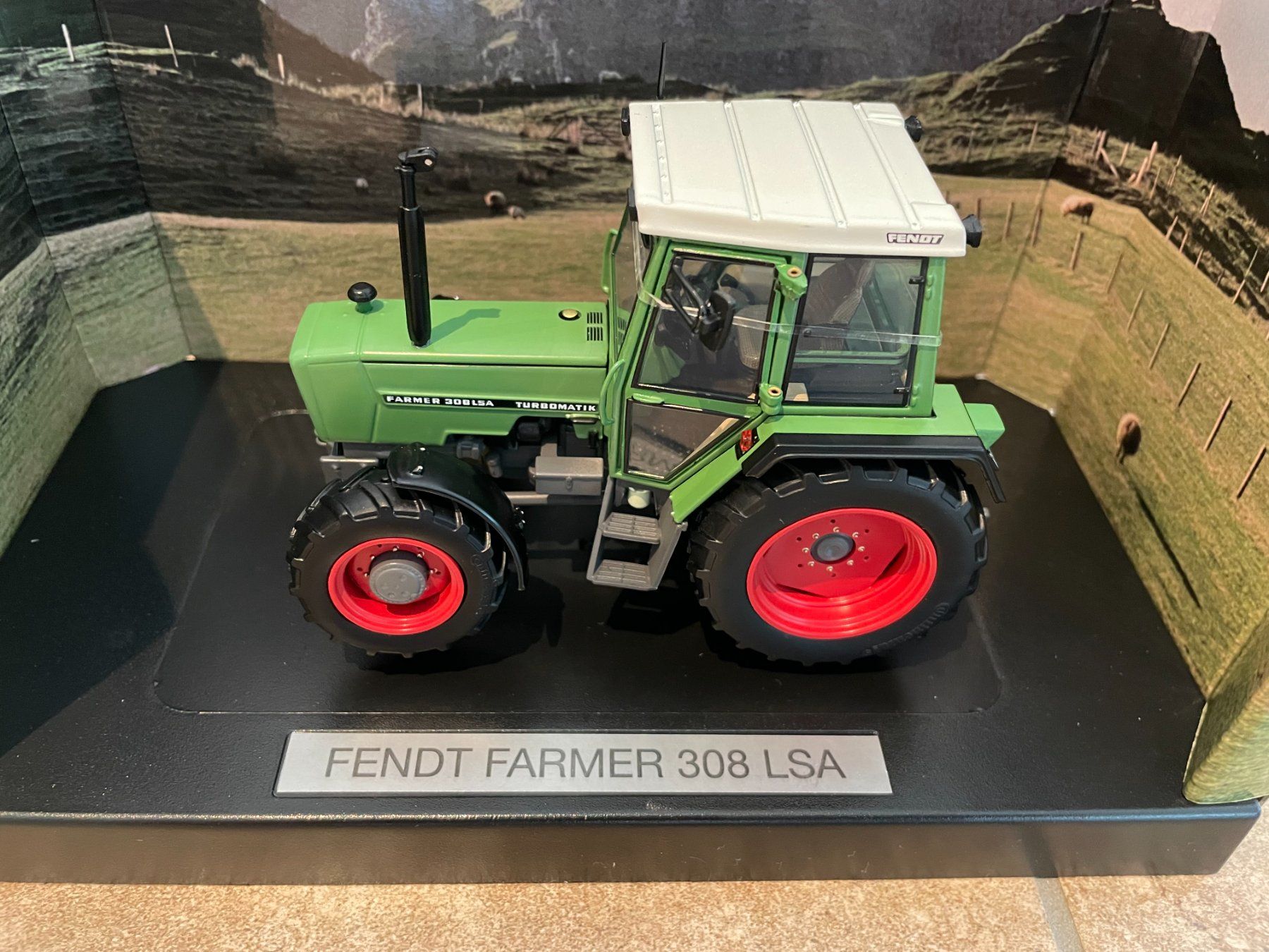 Fendt Traktoren: Fendt Farmer 308 LSA – Neu und originalverpackt aus Kreuzlingen von Stefan1150 3