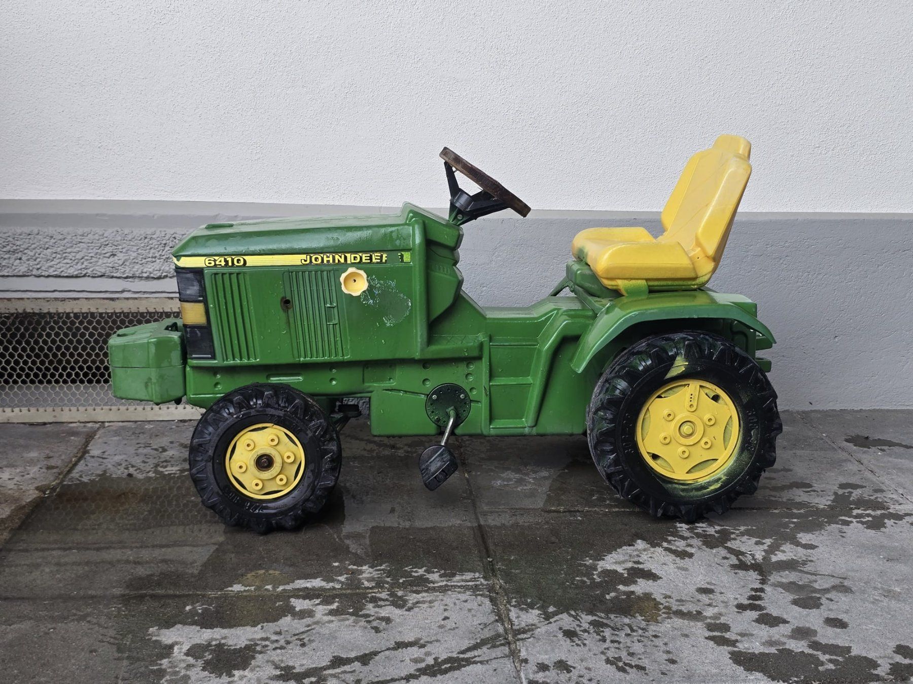 John Deere Veicoli per bambini: John Deere Kinder Trettraktor 6410 – Usato da Detligen venduto da habr 1
