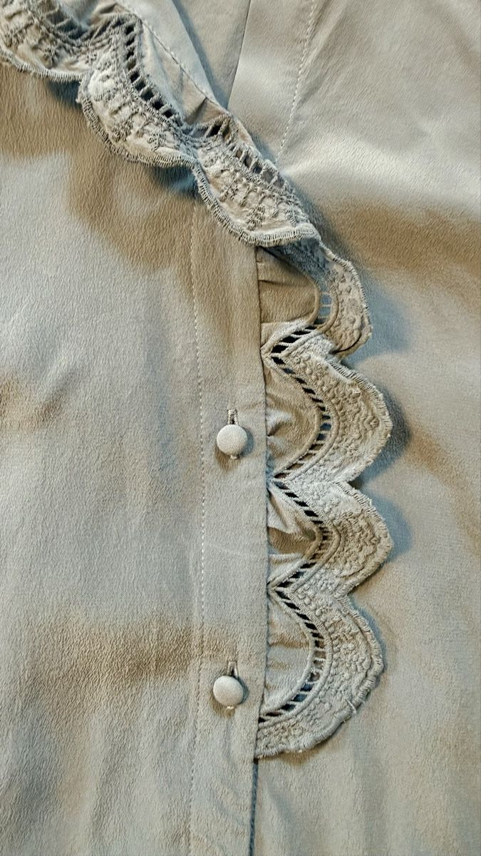 Sezane Camicette: Sezane Seidenbluse Gr. 32 – Nuovo (secondo la descrizione) da Zürich venduto da car_9vrr 2