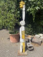 Die Maske ist abgelegt und hochgestreckt