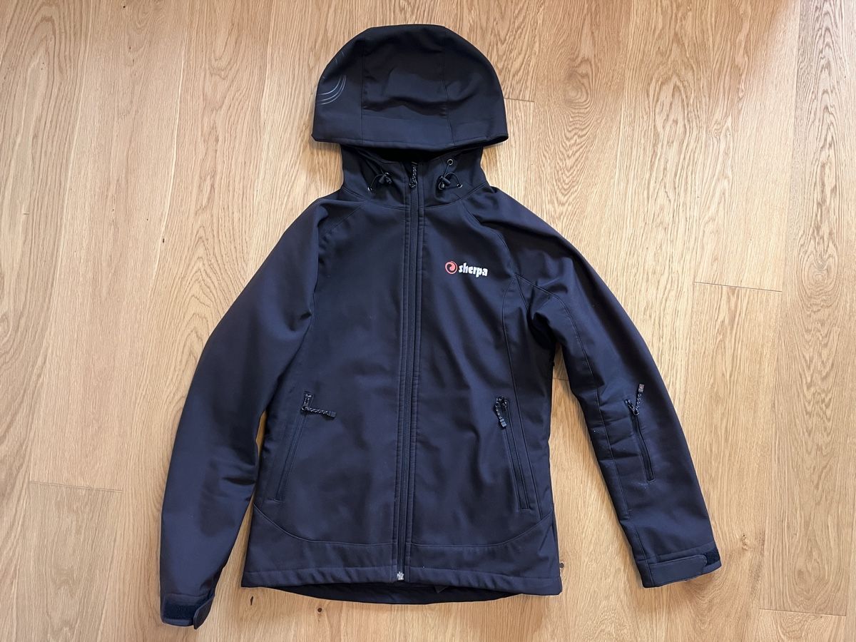 Sherpa Giacche: Softshell Jacke Damen - Grösse S – Usato da Bern venduto da alinatalia