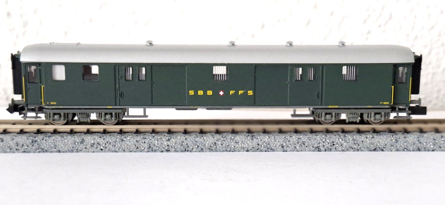 Fleischmann Modellini di ferrovie: Fleischmann SBB Gepäckwagen – Usato da Biberist venduto da Ntrains 2