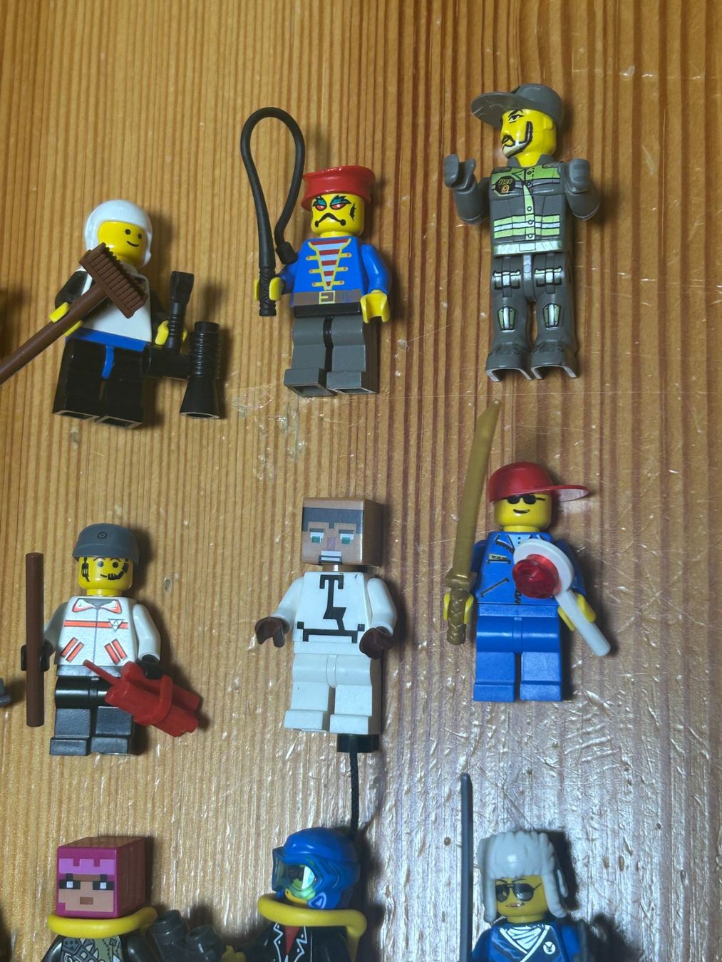 Lego Giocattoli: 32 verschiedene  Lego Personen – Usato da Volketswil venduto da Daniel68ernst 6