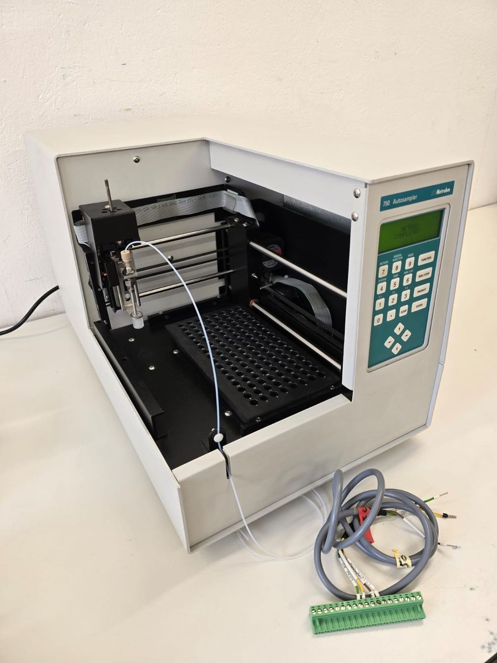 Metrohm Tutte le macchine: Metrohm 750 autosampler – Difettoso da Niederdorf venduto da LeptonAG_Labor