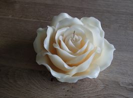 Stand- und Schwimmkerze – Weisse Rose – Handarbeit