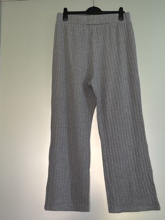 Graue Rippstrick Hosen Gr. L, das bequem & warm für Zuhause