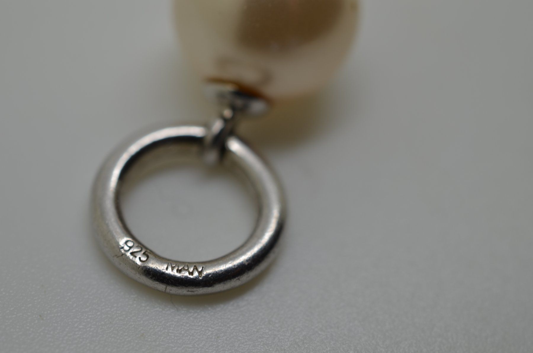 Ciondoli: Pendentif argent avec perles imitation 12mm – Usato da La Croix (Lutry) venduto da OMEGA07 1