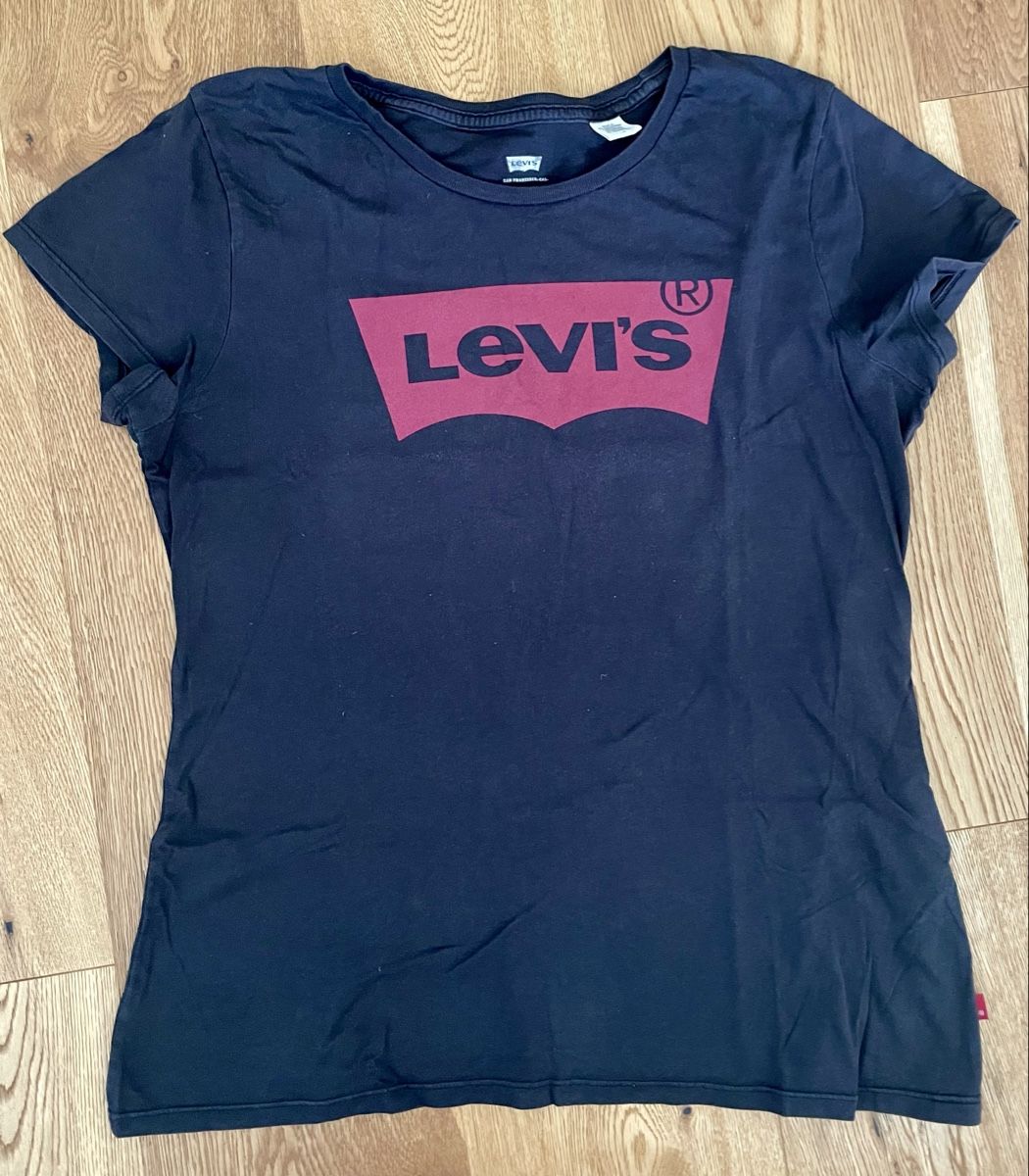 Levi's T-shirt: Levi's T-Shirt Damen - Grösse L – Usato da Stansstad venduto da alexandra171080
