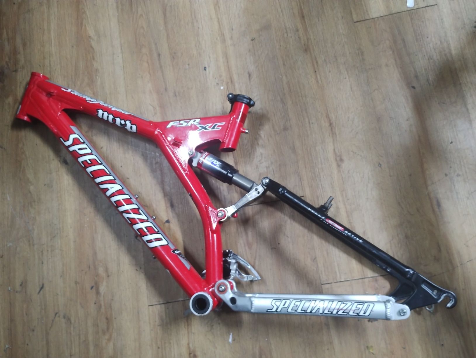 Pezzi di ricambio: Specialized FSR XC Mtb Rahme 26" – Usato da Oetwil am See venduto da Kukuxumusu 6