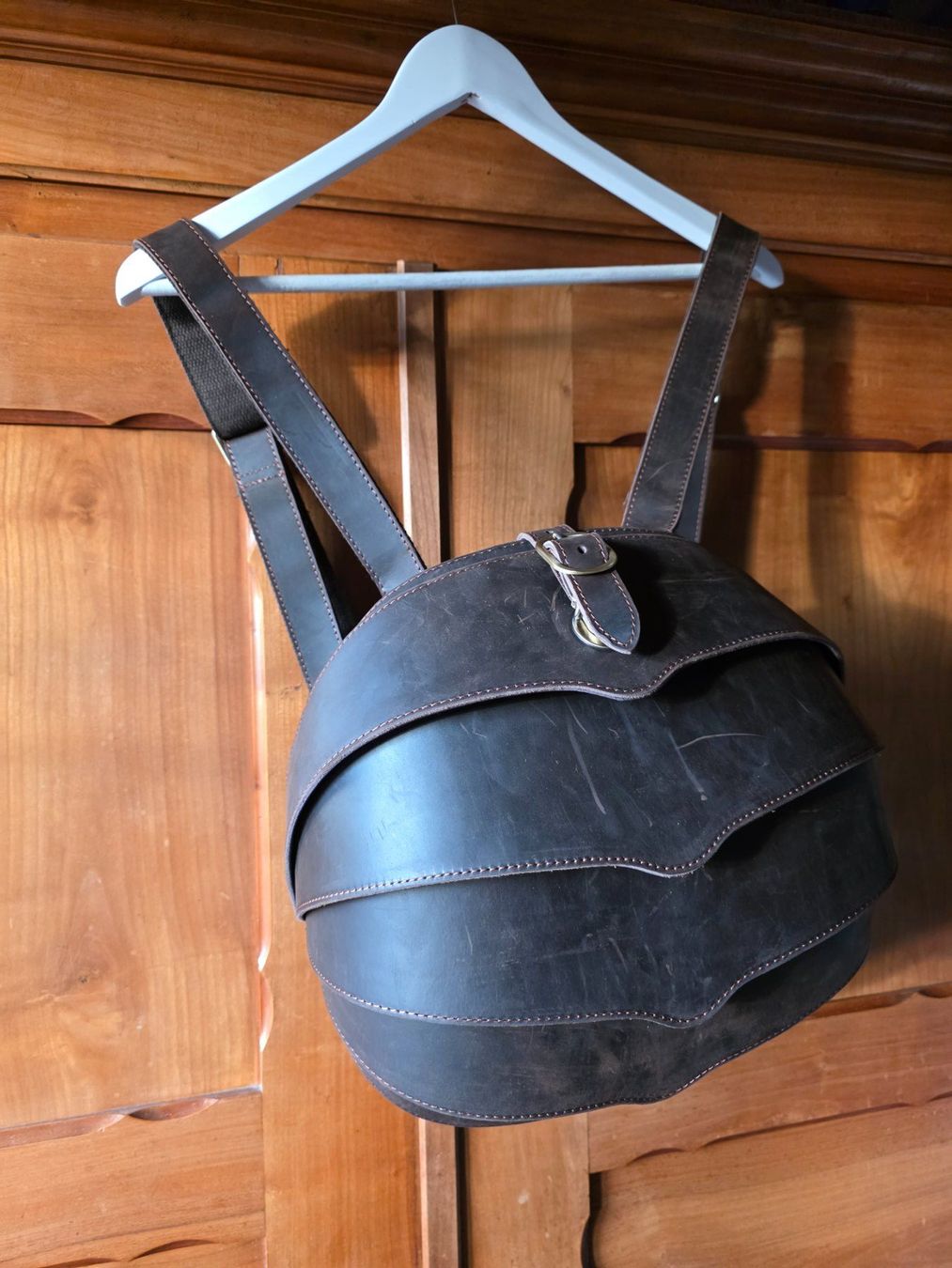 Rucksäcke: Tasche Leder Rucksack Schildkröten Form – Gebraucht aus Walterswil BE von Lonitti 1