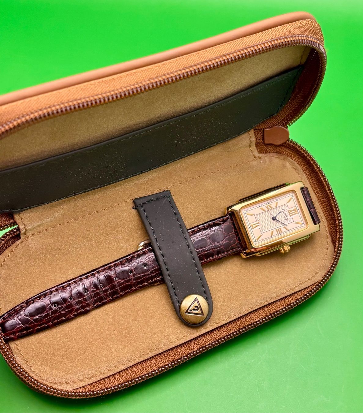 Guess Orologi: VINTAGE GUESS MIT ORGINAL ETUI – Usato da Rorschach venduto da ZeitWerk.10 7