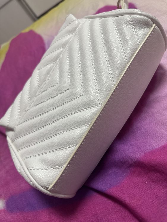 Guess Taschen für Damen: Weisse Handtasche von Guess mit Kette, neuwertig. – Neu (gemäss Beschreibung) aus Netstal von Queen37 4