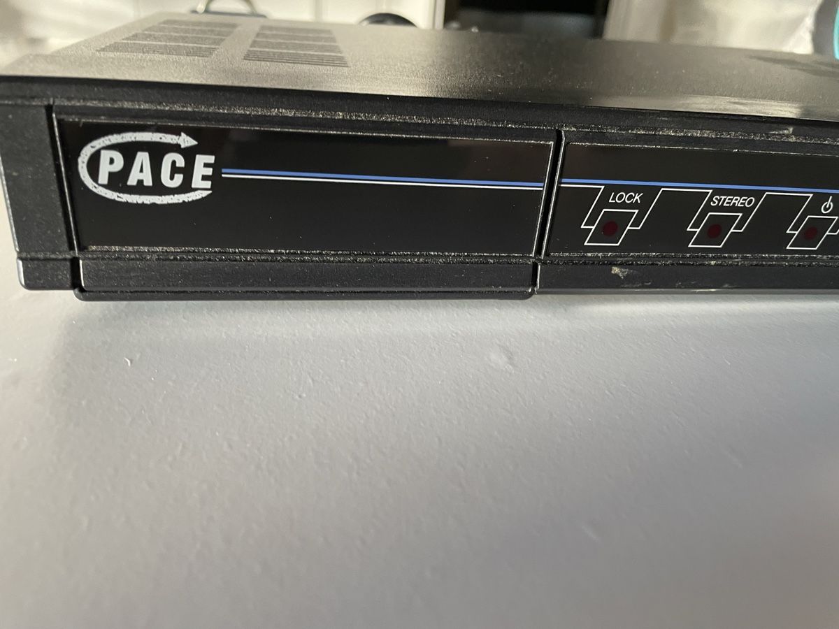 Radiocomunicazione: Décodeur PACE SS6000 vintage - Parfait pour collectionneur! – Nuovo e nell'imballaggio originale da Denges venduto da Ricautomotive 4