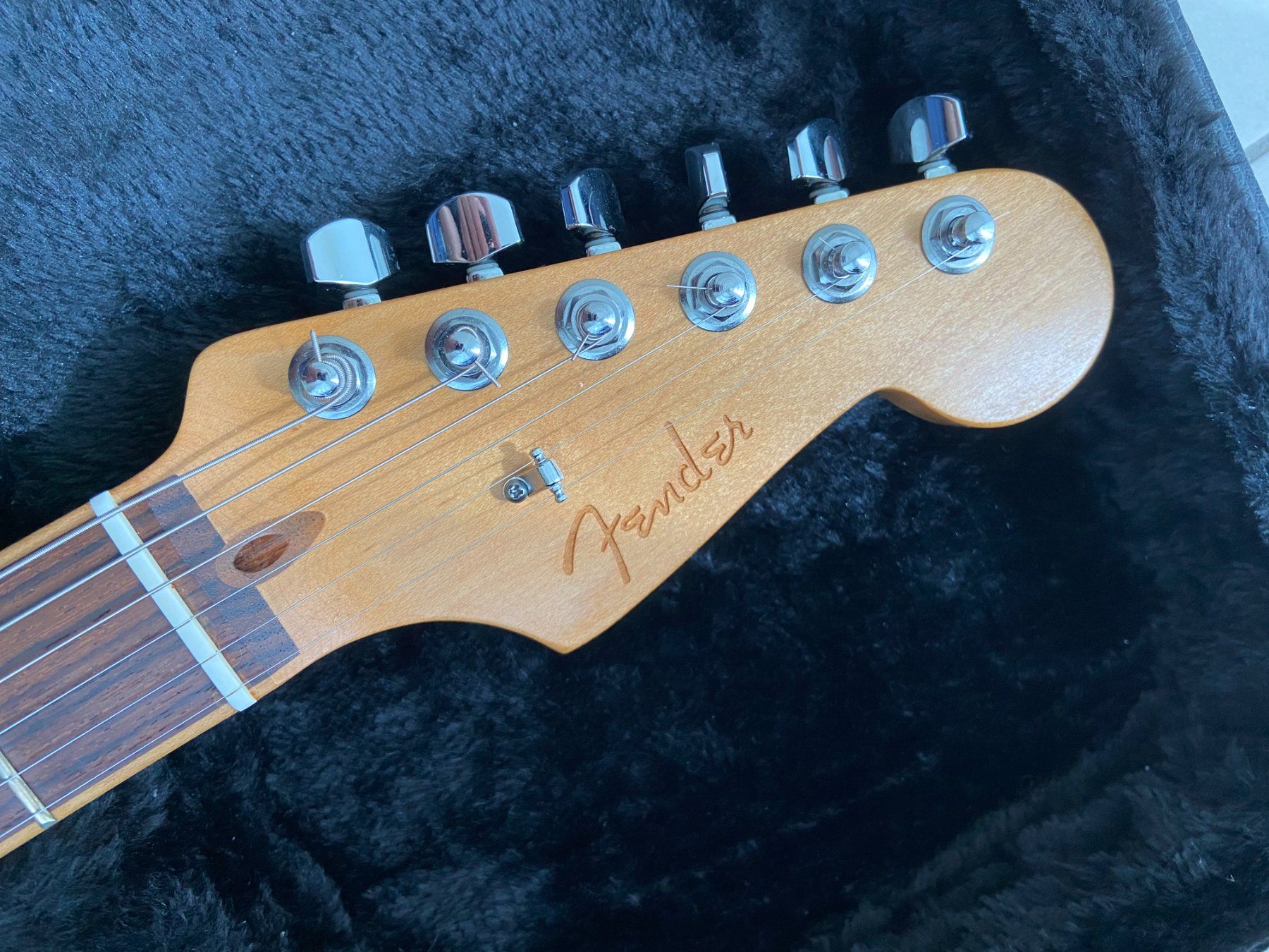 Fender Strumenti musicali: Fender Stratocaster USA – Usato da Zürich venduto da Maki8 1