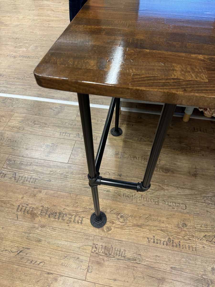 Tavoli: Industrial Pipe and Real Wood Table – Usato da Fällanden venduto da emilyeheim 2