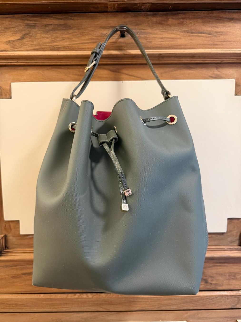 Tommy Hilfiger Borse da donna: Tommy Hilfiger Beuteltasche – Usato da Uerikon venduto da SilasSimba