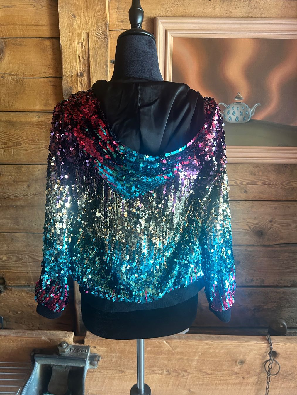 Guess Giacche & Cappotti: Guess bombers à sequins – Usato da Val-d'Illiez venduto da Dombou 2