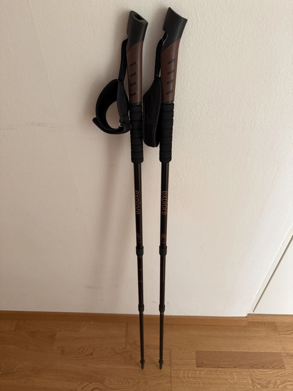 Wanderstöcke: Wanderstöcke Explore (135 cm) – Gebraucht aus Erlenbach ZH von milliway_42