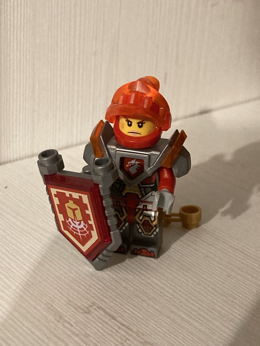 Lego Giocattoli: LEGO Nexo Knights Minifigur Macy Halbert – Usato da Schafisheim venduto da mic_79dx