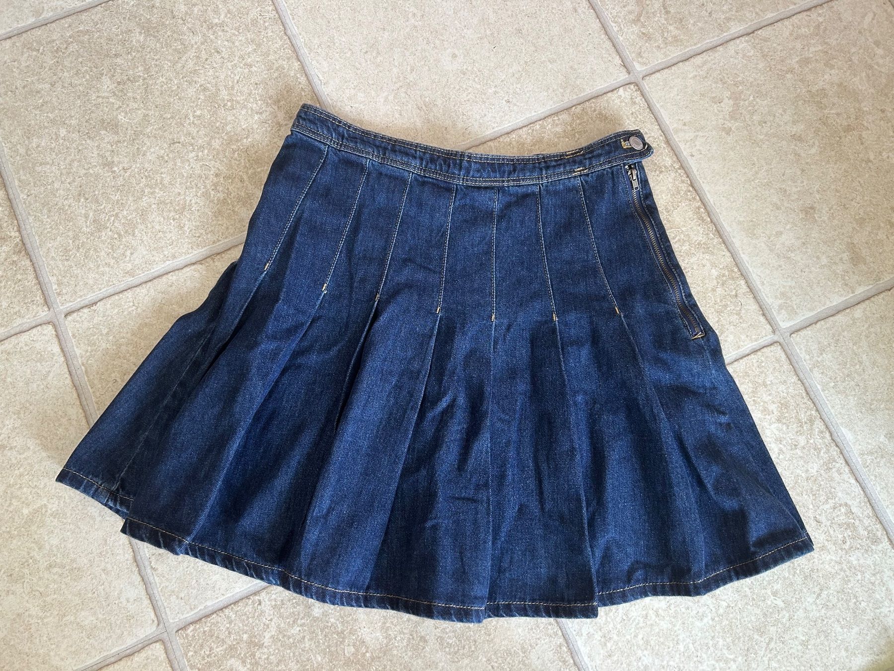 H&M Gonne: Jupe en jean H&M neuve, taille 38 – Nuovo e nell'imballaggio originale da Courroux venduto da Yermakova 2