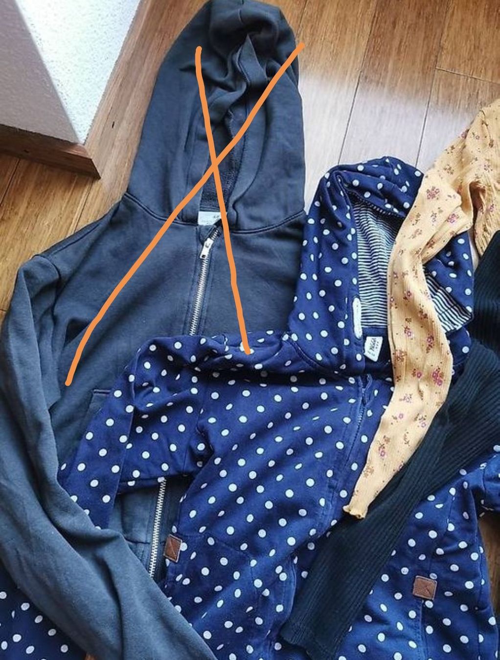 Lotti & Set di vestiti: Kleiderpaket 158 / 164, leichter Pulli & Jäckchen – Usato da Tägerschen venduto da mamirockt 2