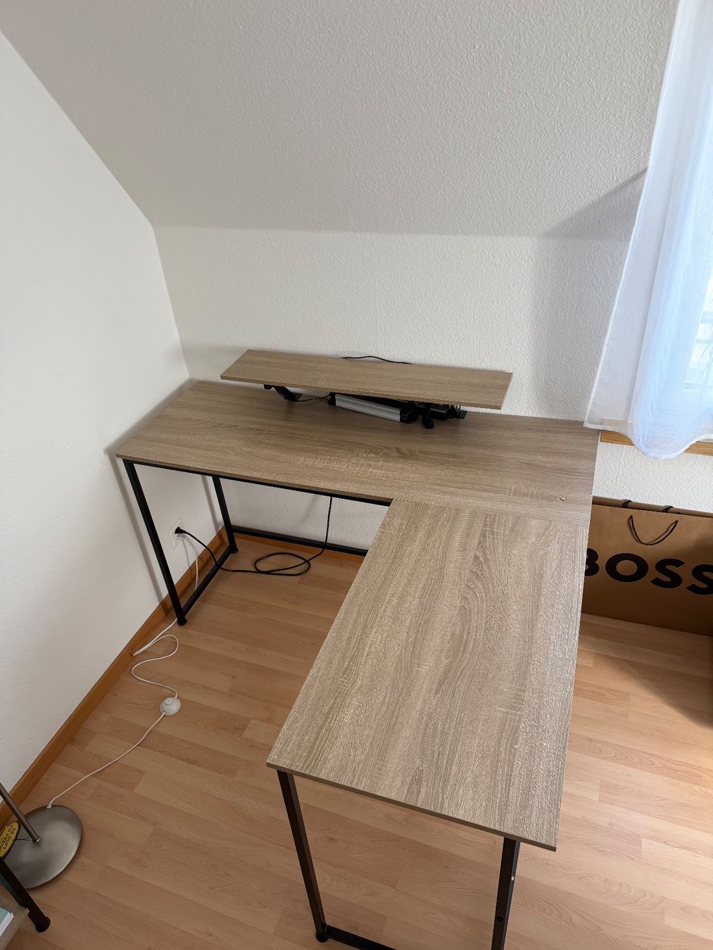 Scrivanie: Grosser Eck-Schreibtisch mit Aufsatz – Usato da St. Gallen venduto da klu_5mkg 3