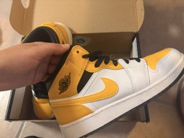 Nike Air Jordan 1 MID
