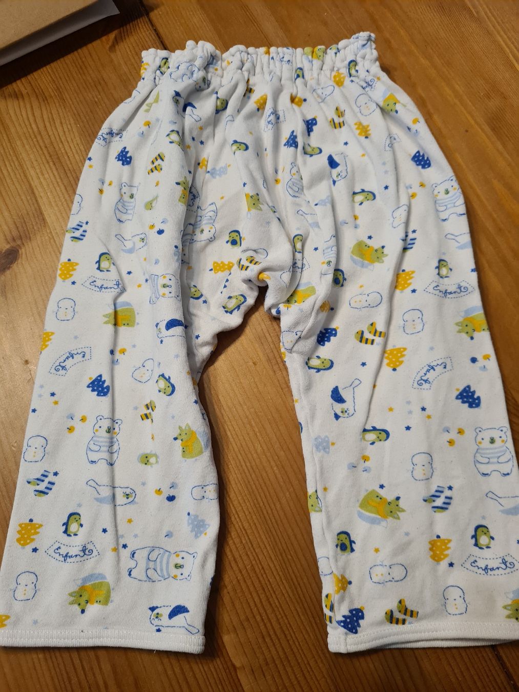 Hosen: ENFANT BASIC Hose Grösse 90 – Gebraucht aus Horw von Mirii91 2