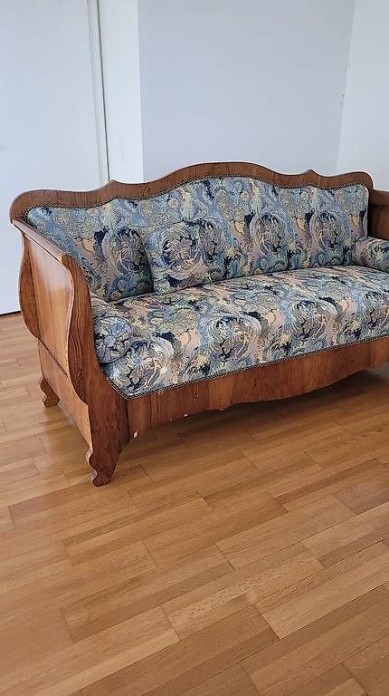 Divani: Sofa antik restauriert elegante Couch Klassiker Möbel – Usato da Zofingen venduto da Loop_ReSale 1
