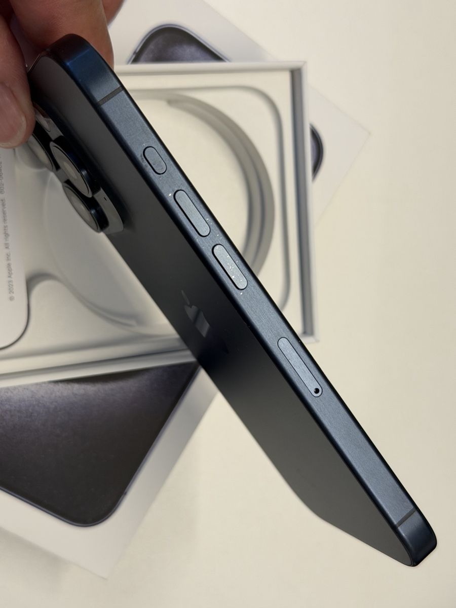 Apple Telefoni cellulari / Smartphones: iPhone 15 Pro Blue Titanium 128GB ab1.- – Usato da Murten venduto da Ads1 5