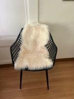 Stuhl schwarz Gitterdesign