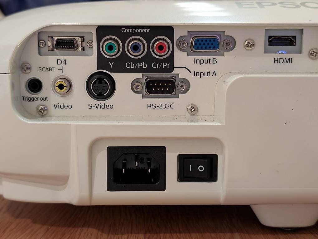 Epson Proiettori: Epson Beamer Projektor EMP-TW680 70.- – Usato da Zürich venduto da She10 2