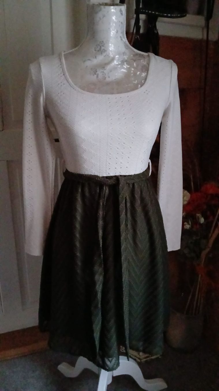 Vestiti: Robe élégante. Taille S – Usato da Rüthi (Rheintal) venduto da zit_y7br